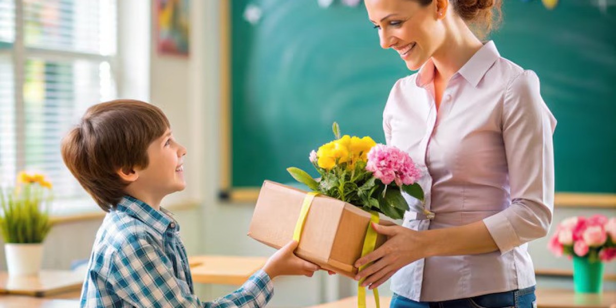 Top Flower Arrangements to Celebrate Teacher’s Day and Show Your Gratitude